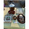 Image 1 : Hawaiian Floral Wall Décor, Ice Bucket, Leeds of England Plate, Margarita Salt Bowls & Castles Pictu