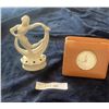 Image 1 : Art Nouveau Vintage Nude Scarf Frog Flower Dancer & Retro Elg-Art Alarm Clock