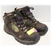 Image 1 : MENS SIZE 8 CAMO HIKING BOOTS OUTBOUND-ESTATE