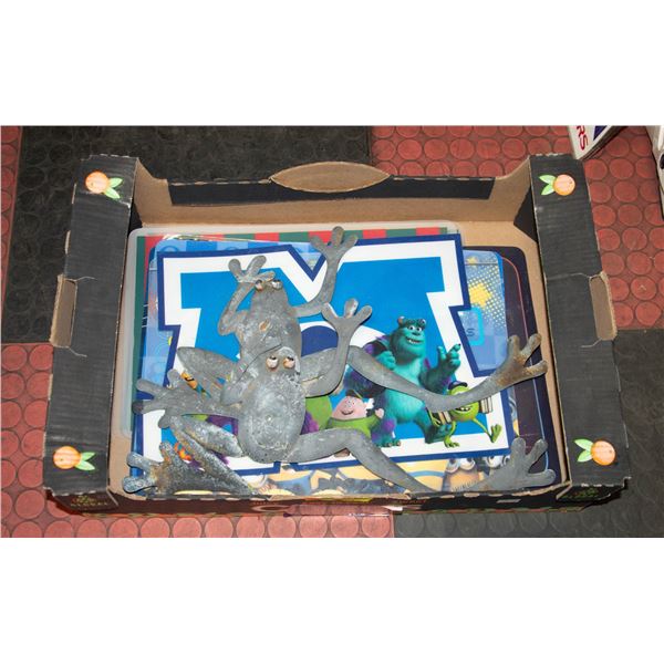 PLACE MATS AND WALL FROGS