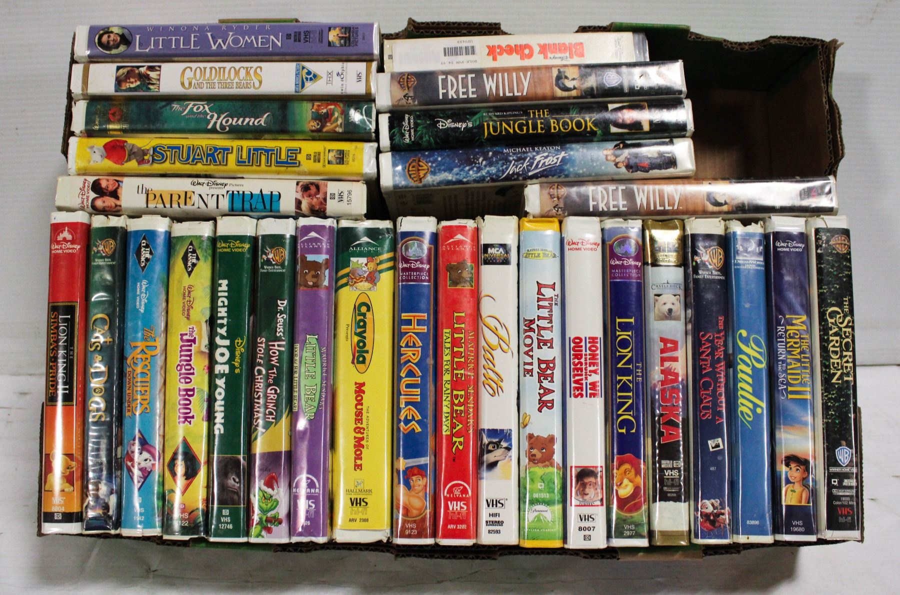 29 KIDS CLASSICS VHS MOVIES