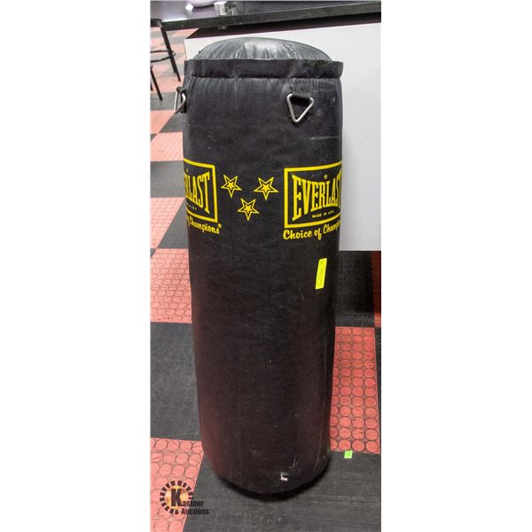EVERLAST PUNCHING BAG