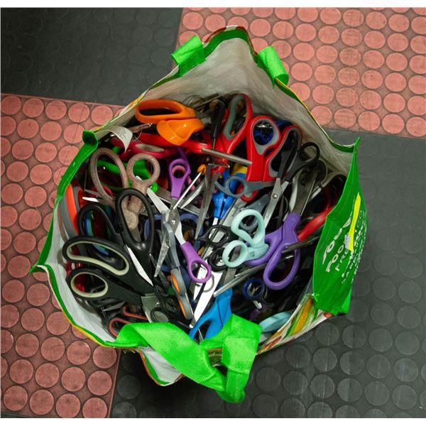 BAG OF SCISSORS
