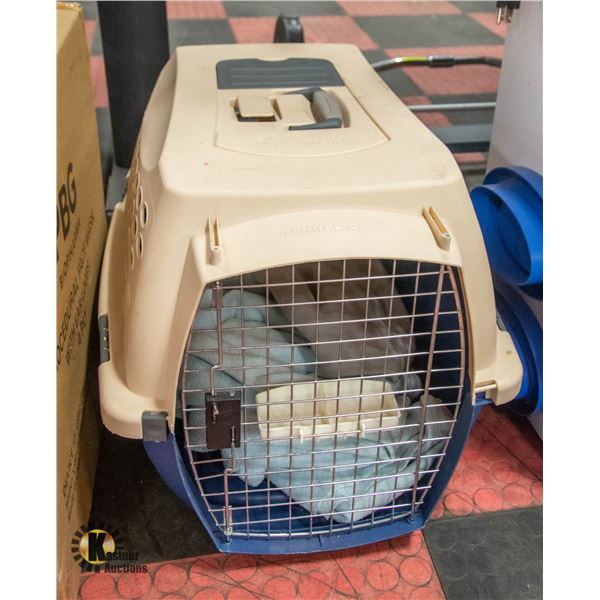 LARGE PETMATE KENNEL CAB
