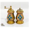 Image 1 : VINTAGE HAND PAINTED SALT & PEPPER