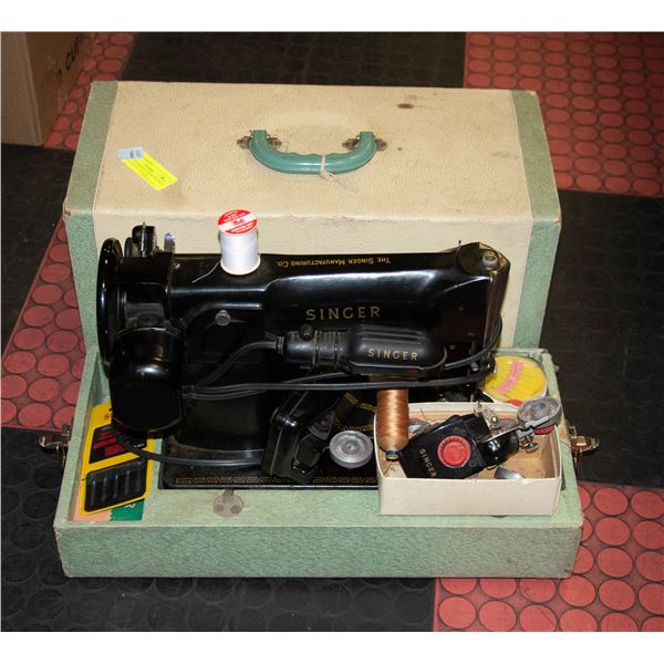 VINTAGE SINGER SEWING MACHINE IN BOX W/ALL ATTACH-