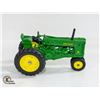 Image 1 : JOHN DEERE 1:16 DIECAST TRACTOR