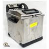 Image 1 : CUISINART DEEP FRYER ONLY USED ONCE TESTED WORKING