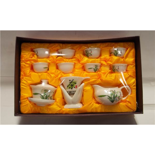 BRAND NEW CHINESE TEA SET