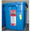 Image 1 : NEW RUBBERMAID 68 LITRE ROUGHNECK TOTE WITH LID