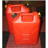 Image 1 : LOT OF FUEL CANS
