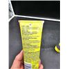 Image 2 : Biore Yuzu Lemon & Ginseng Brightening Jelly Cleanser (2 x 110ml)