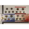 Image 1 : 2001 US MINT SET (UNC) P/D (WITH ENVELOPES)