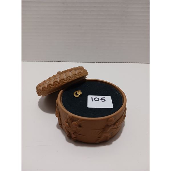 Vintage 1986 The Music Boxes Of The World Spain, Granada Royal Cornwall *Approximate* 3"D 2"H