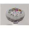 Image 1 : Mint Vintage 1983 Avon Music Box & Card, Memories, Porcelain *Approximate* 4"L 3"W 2"H