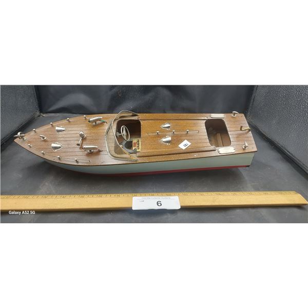 Nice vintage speed boat model 16"