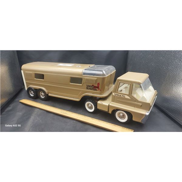 60s pressed steel truck and trailer Structo Vista Dome Horse Van 22"