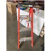 Image 1 : AS NEW FEATHERLIGHT FIBERGLASS 4FT STEP LADDER