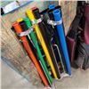 Image 2 : GOLF BAG WITH CLOBS AND PITCH AND PUTT STANDS