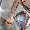 Image 2 : FLOOD LIGHT WITH VARIOUS HAND SAWS