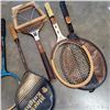 Image 2 : LOT OF VINTAGE TENNIS RACKETS
