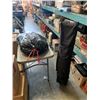 Image 1 : 10' X 10' POP UP CANOPY WITH SIDE WALLS