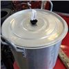 Image 2 : LARGE STOCK POT