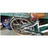 Image 2 : WHITE HUFFY BIKE