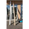 Image 1 : BUNDLE OF 5 - 10FT MAPLE STAIR NOSING