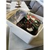 Image 2 : TOTE OF PUZZLES AND GAMES