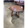 Image 2 : OVAL COFFEE TABLE AND SMALL SIDE TABLE