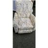 Image 2 : RECLINING ACCENT CHAIR