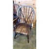 Image 3 : 2 ANTIQUE WINDSOR STYLE CHAIRS