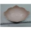 Image 2 : Jeanette milk glass fruit bowl-pink Lombardi pattern