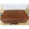 Image 4 : Lot of tubs/ with leather suitcase VG condition