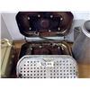 Image 2 : Waffle makers, Radio, ect.