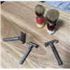 Image 1 : 3 Safety Razors & 2 Brushes
