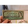 Image 3 : Singapore & Canadian 1 Dollar Banknotes