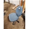 Image 2 : Blue adjustable office chair - 32"H heavy