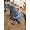 Image 3 : Blue adjustable office chair - 32"H heavy