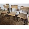 Image 2 : 3 Stackable chairs