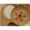 Image 2 : Pair of ceramic strawberry and cherries pie dishes