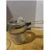Image 2 : Vintage pyrex double boiler and and extra lid