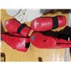 Image 2 : Misc( gloves, bag)