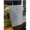 Image 1 : master chef mini fridge