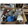 Image 2 : box of assorted kitchenware
