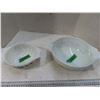 Image 1 : Pair of mis matched pyrex bowls