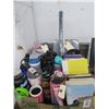 Image 1 : Thermoses, Books, Travel Items