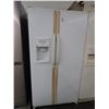 Image 1 : GE White Side by Side Ref/Freezer w/Ice Maker