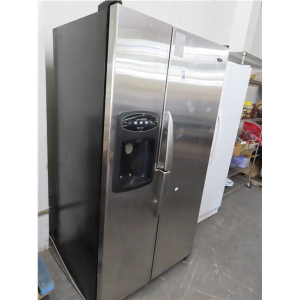 Maytag Side By Side Ref/Freezer